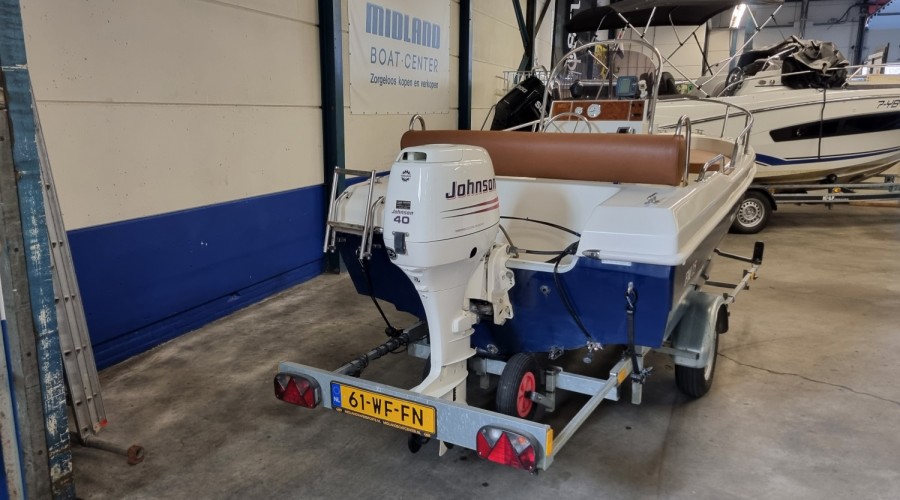 Rascala FM 15 met 40pk 4-takt EFI en trailer (z&eacute;&eacute;r netjes!)